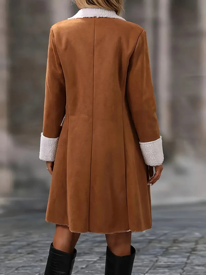 Trench con collare di coccole