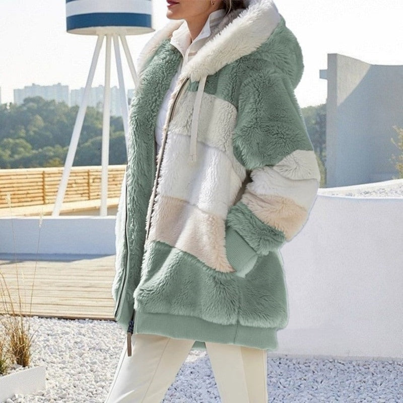 Gilet con cappuccio Liora, lussuosamente morbido